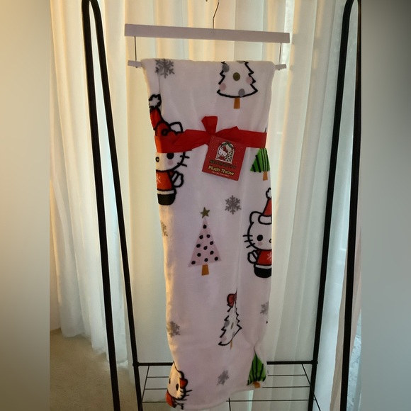 Hello kitty Christmas blanket. Viral - Picture 2 of 8